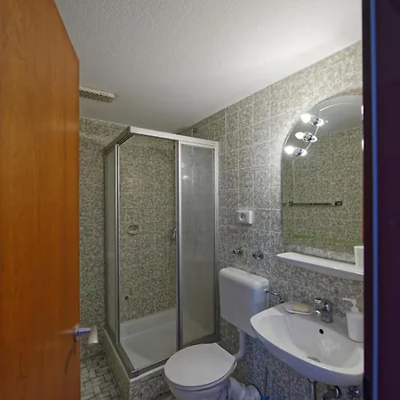 Room4you - Motel *