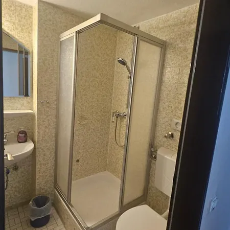 Motel Room4you - *