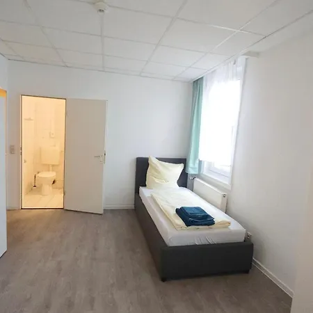 Motell Room4you - *