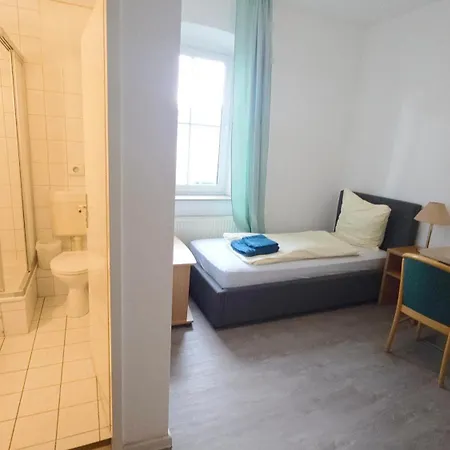 Motell Room4you - *